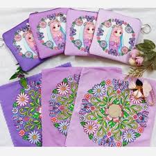 تصویر 3 از جانماز دخترانه در طرح و رنگ‌ های متنوع